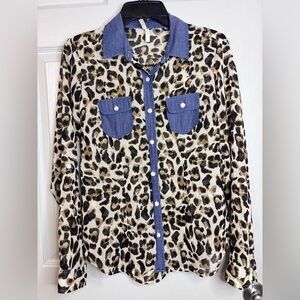Truth Women’s Button Down Shirt Animal Print Sheer Blue Jean Trim Medium 90s Y2K
